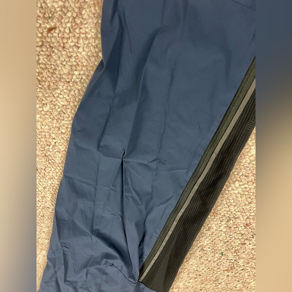 Mens OnCloud Track Pants - Picture 4 of 9